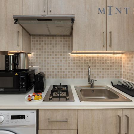 Seven Palm, Palm Jumeirah - Mint Stay Dubai Luaran gambar