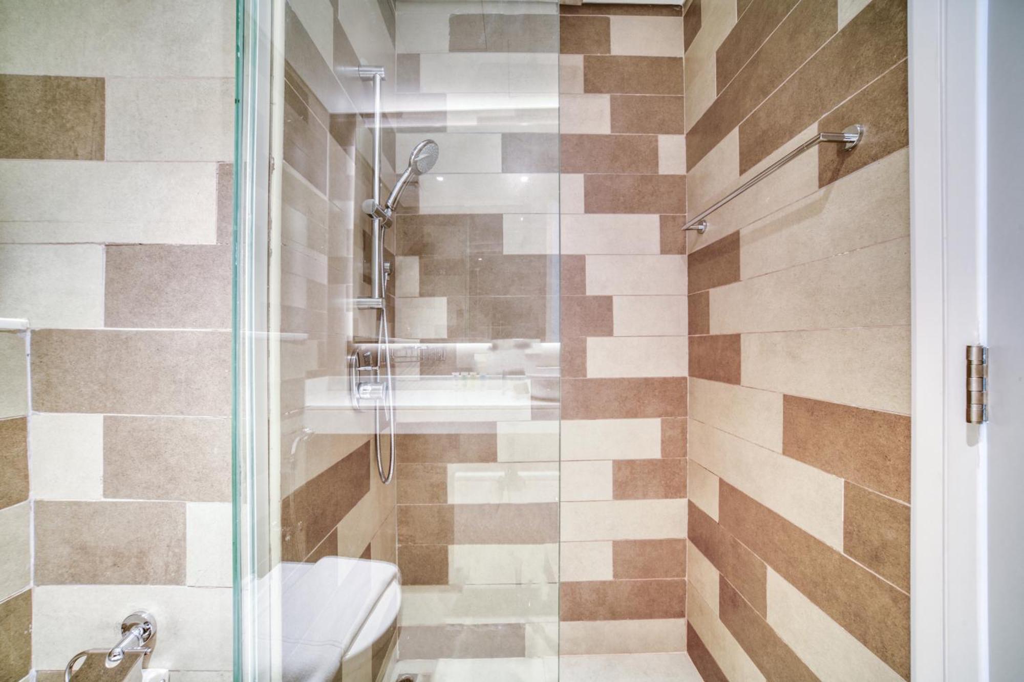 Seven Palm, Palm Jumeirah - Mint Stay Dubai Luaran gambar
